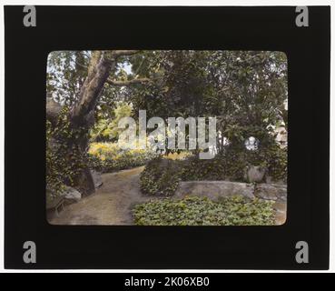 "Arcady", George Owen Knapp House, Sycamore Canyon Road, Montecito, California, 1917. Architettura della casa: Casa in stile missione italiana di Ralph Radcliffe-Whitehead, costruita da Christopher Tornoe e ampliata da E. Russell Ray nel 1911 per George Owen Knapp. Paesaggio: Francis Townsend Underhill, giardino inferiore, 1914; Carlton Monroe Winslow con Charles Gibbs Adams, giardino superiore, circa 1913; Charles R. Waugh, 1912-1928, Sovrintendente della proprietà; John Scott, giardiniere principale. Foto Stock