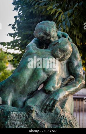 Scultura Kiss di Auguste Rodin, Jardin des Tuileries, Parigi, Francia Foto Stock