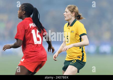 SYDNEY, AUSTRALIA - SETTEMBRE 6: Cortnee Vine of Australia guarda durante l'International friendly Match tra Australia e Canada a Allianz St Foto Stock