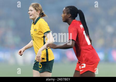 SYDNEY, AUSTRALIA - SETTEMBRE 6: Cortnee Vine of Australia e Nichelle Prince of Canada visto durante l'International friendly Match tra Australi Foto Stock