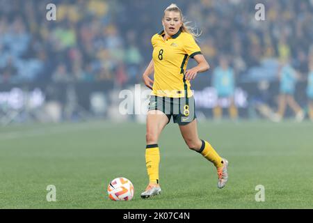 SYDNEY, AUSTRALIA - SETTEMBRE 6: Charlotte Grant of Australia correndo con la palla durante l'International friendly Match tra Australia e Cana Foto Stock