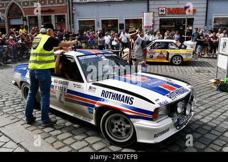 13. 08. 2022, Olympic Rally 72, 1972, 50th Anniversary Revival 2022, corse automobilistiche, rally, auto classica, Landshut, Punto di controllo, Opel Ascona B Foto Stock