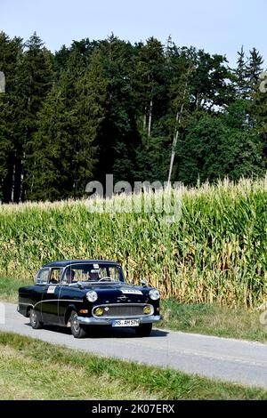 13. 08. 2022, Olympic Rally 72, 1972, 50th Anniversary Revival 2022, corse automobilistiche, rally, auto classica, Freising, Opel Rekord Foto Stock