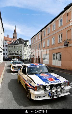 13. 08. 2022, Olympic Rally 72, 1972, 50th Anniversary Revival 2022, corse automobilistiche, rally, auto classica, Landshut, Opel Ascona B davanti all'Audi quattro Foto Stock