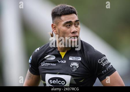 Huddersfield, Regno Unito. 10th Set, 2022. Ken Sio #2 di Salford Red Devils durante la partita della Betfred Super League Huddersfield Giants vs Salford Red Devils al John Smith's Stadium, Huddersfield, Regno Unito, 10th settembre 2022 (Foto di James Heaton/News Images) a Huddersfield, Regno Unito il 9/10/2022. (Foto di James Heaton/News Images/Sipa USA) Credit: Sipa USA/Alamy Live News Foto Stock