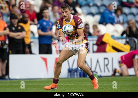 Huddersfield, Regno Unito. 10th Set, 2022. Innes Senior #25 di Huddersfield Giants cattura la palla durante la partita della Betfred Super League Huddersfield Giants vs Salford Red Devils al John Smith's Stadium, Huddersfield, Regno Unito, 10th settembre 2022 (Foto di James Heaton/News Images) a Huddersfield, Regno Unito il 9/10/2022. (Foto di James Heaton/News Images/Sipa USA) Credit: Sipa USA/Alamy Live News Foto Stock