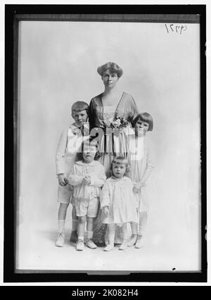 Famiglia non identificata, tra 1916 e 1918. Foto Stock