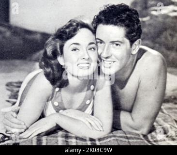 Ann Marie Blyth e Farley Earle Granger sul set del nostro, un film drammatico americano del 1950 diretto da David Miller. Farley Earle Granger Jr. (1 luglio 1925 – 27 marzo 2011) è stato un attore statunitense. Ann Marie Blyth (New York, 16 agosto 1928) è una Foto Stock