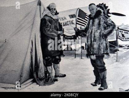 Lincoln Ellsworth e il suo pilota Herbert Hollick-Kenyon sono stati trovati dalla Discovery II dopo il loro volo in Antartide. I due esploratori sono stati scoperti il 16 gennaio 1936, dopo essere scomparsi. Lincoln Ellsworth (12 maggio 1880 – 26 maggio 1951) è stato un esploratore polare degli Stati Uniti e un importante benefattore del Museo americano di storia naturale. Herbert Hollick-Kenyon (Londra, 17 aprile 1897 – Londra, 30 luglio 1975) è stato un Foto Stock