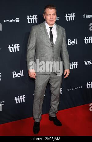 Holt McCallanay arriva alla prima 'Butcher's Crossing' durante il 2022 Toronto International Film Festival tenutosi presso la Roy Thomson Hall il 9 settembre 2022 a Toronto, Canada © JPA / AFF-USA.COM Foto Stock