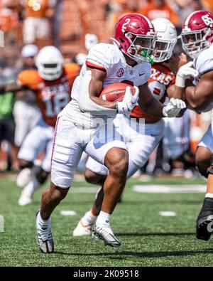 Settembre 10, 2022. Jase McClellan #2 dell'Alabama Crimson Tide in azione contro i Texas Longhorns al DKR-Memorial Stadium. Texas e Alabama sono legati 10-10 a metà. Foto Stock