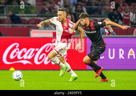 AMSTERDAM, PAESI BASSI - 10 SETTEMBRE: Lucas Ocampos di Ajax durante la partita olandese di Eredivie tra Ajax e SC Heerenveen alla Johan Cruijff Arena il 10 settembre 2022 ad Amsterdam, Paesi Bassi (Foto di Geert van Erven/Orange Pictures) Foto Stock