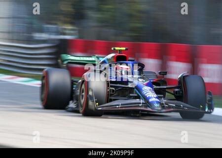 Nicholas Latifi (CAN) Williams FW44 durante la qualifica di FORMULA 1 PIRELLI GRAN PREMIO D'ITALIA 2022 Foto Stock