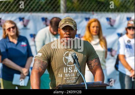 Il Massachusetts Run for the Fallen è dedicato a mantenere viva la memoria dei soldati che sono passati durante il loro servizio dal 9/11/01. Foto Stock