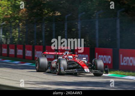 Valtteri Bottas (fin) Alfa Romeo C42 durante la qualifica di FORMULA 1 PIRELLI GRAN PREMIO D'ITALIA 2022 Foto Stock