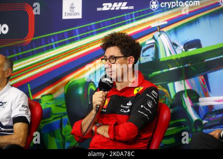 Mattia Binotto (ITA) - Scuderia Ferrari Team Principal durante la FIA Team Press Conference Foto Stock