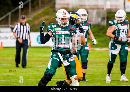 Schwaebisch Hall, Germania. 10th Set, 2022. US Football: Schwaebisch Hall Unicorns / Berlin Adler. schwäbisch Hall Unicorns - # 1 Jake Parker Credit: Frank Baumert/Alamy Live News Foto Stock