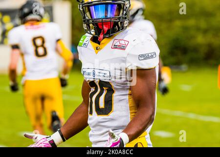 Schwaebisch Hall, Germania. 10th Set, 2022. US Football: Schwaebisch Hall Unicorns / Berlin Adler. WR # 10 Patrick Donahue/Berlin Adler Credit: Frank Baumert/Alamy Live News Foto Stock