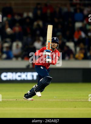 L'Inghilterra di Sophia Dunkley batting durante il primo T20 internazionale presso il SEAT Unique Riverside, Chester-le-Street. Data immagine: Sabato 10 settembre 2022. Foto Stock