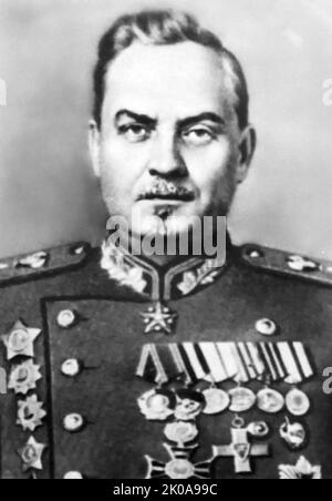 Nikolai Alexandrovich Bulganin (1895 - 1975), politico sovietico che servì come Ministro della Difesa (1953-1955) e Premier dell'Unione Sovietica (1955-1958) sotto Nikita Khrushchev, dopo il servizio nell'Armata Rossa e come Ministro della Difesa sotto Joseph Stalin. Foto Stock