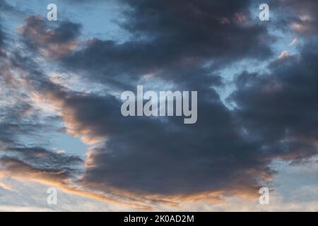 Nuvole creare bello Abstract Meteo Cloudscape in UK Skies Foto Stock