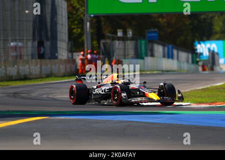 Max Verstappen (NED) Redbull Racing RB18 durante il Gran Premio d'Italia F1 2022 Foto Stock