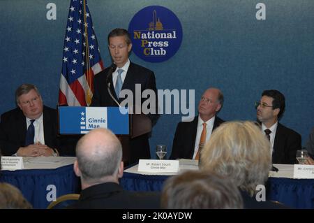 Conferenza stampa di Ginnie Mae - briefing stampa dell'associazione nazionale di ipoteca di governo (Ginnie Mae), sulle tendenze in ipoteche di conversione di equità domestica (ipoteche inverse) per i cittadini anziani, al randello nazionale di stampa di Washington, D.C., con il presidente di Ginnie Mae Robert Couch, segretaria assistente per l'alloggiamento -- Brian Montgomery, commissario federale per l'edilizia abitativa, Kurt Pfotenhauer dell'Associazione dei banchieri ipotecari, Peter Bell dell'Associazione nazionale dei creditori ipotecari inversi e Christopher Hansen dell'Associazione americana dei pensionati (AARP). Ginnie Mae Press Conference Subject, Governo Natio Foto Stock