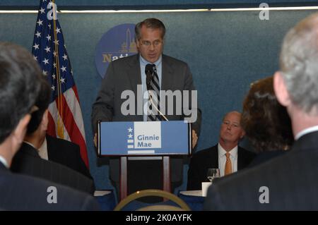 Conferenza stampa di Ginnie Mae - briefing stampa dell'associazione nazionale di ipoteca di governo (Ginnie Mae), sulle tendenze in ipoteche di conversione di equità domestica (ipoteche inverse) per i cittadini anziani, al randello nazionale di stampa di Washington, D.C., con il presidente di Ginnie Mae Robert Couch, segretaria assistente per l'alloggiamento -- Brian Montgomery, commissario federale per l'edilizia abitativa, Kurt Pfotenhauer dell'Associazione dei banchieri ipotecari, Peter Bell dell'Associazione nazionale dei creditori ipotecari inversi e Christopher Hansen dell'Associazione americana dei pensionati (AARP). Ginnie Mae Press Conference Subject, Governo Natio Foto Stock