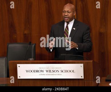 Segretario Alphonso Jackson alla Princeton University - il Segretario Alphonso Jackson si è recato in visita alla Princeton University per aver parlato alla Woodrow Wilson School of Public and International Affairs. Il Segretario Alphonso Jackson alla Princeton University Subject, il Segretario Alphonso Jackson in visita alla Princeton University per aver parlato alla Woodrow Wilson School of Public and International Affairs. Foto Stock