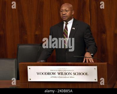 Segretario Alphonso Jackson alla Princeton University - il Segretario Alphonso Jackson si è recato in visita alla Princeton University per aver parlato alla Woodrow Wilson School of Public and International Affairs. Il Segretario Alphonso Jackson alla Princeton University Subject, il Segretario Alphonso Jackson in visita alla Princeton University per aver parlato alla Woodrow Wilson School of Public and International Affairs. Foto Stock