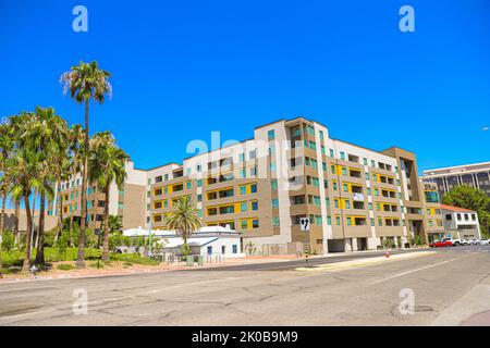 Edificio, edifici, grattacieli, edificio di appartamenti, uffici, Immobiliare, edificio, efiquicios, rascascacielos, edificio departamental , oficina, Bienes raices, , Downtown Tucson, Arizona, Stati Uniti. Città di Tucson. È una città dell'Arizona, nel deserto del Sonoran, circondata da diverse catene montuose, tra cui la Sierra de Santa Catalina. Le residenze restaurate del quartiere storico di El Presidio e le case a schiera del Barrio Historico riflettono gli inizi del 19th° secolo della città. Tucson è sede della University of Arizona e ha molti negozi d'epoca, nightclub e ristoranti su quattro Foto Stock