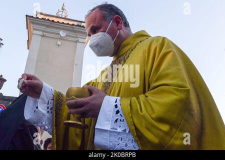 Rieti, Rieti. 9th Set, 2022. Monsignor Domenico Pompili nella sua ultima Messa come Vescovo di Rieti, prima di unirsi alla diocesi di Verona, dove inizierà il suo mandato episcopale alla fine del mese. A Rieti, Italia, il 9 settembre 2022. (Credit Image: © Riccardo Fabi/Pacific Press via ZUMA Press Wire) Foto Stock