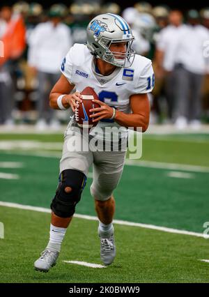 10 settembre 2022: Middle Tennessee Blue Raiders quarterback Chase Cunningham (16) esce nella partita di calcio tra Colorado state e Middle Tennessee al Canvas Stadium di Fort Collins, CO. MTSU ha lanciato un 34-0 in testa e si è tenuta in strada per vincere 34-19. Derek Regensburger/CSM. Credit: CAL Sport Media/Alamy Live News Foto Stock