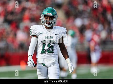 Piscataway, New Jersey, Stati Uniti. 10th Set, 2022. Jordan Murrell (15) durante una partita di football tra i Wagner Seahawks e i Rutgers Scarlet Knights allo SHI Stadium di Piscataway, NJ. Mike Langish/Cal Sport Media. Credit: csm/Alamy Live News Credit: CAL Sport Media/Alamy Live News Foto Stock