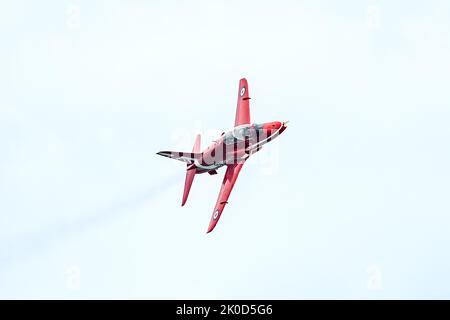 Royal Air Force Aerobatic Team, Red Arrows, display, Bournemouth Air Show 2022, Regno Unito Foto Stock