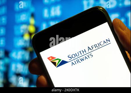 Cina. 25th luglio, 2022. In questa immagine, il logo della compagnia aerea South African Airways viene visualizzato sullo schermo di uno smartphone. (Foto di Budrul Chukrut/SOPA Images/Sipa USA) Credit: Sipa USA/Alamy Live News Foto Stock