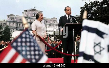 Il primo ministro israeliano Golda Meir con il presidente americano Richard Nixon, Washington DC 1974. Foto Stock