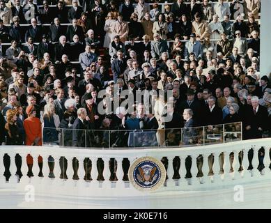 L'inaugurazione di Jimmy carter come 39th presidente degli Stati Uniti si è svolta giovedì 20 gennaio 1977, presso il Portico orientale del Campidoglio degli Stati Uniti a Washington D.C. Chief Justice Warren E. Burger amministrò il giuramento presidenziale di incarico a carter. Foto Stock