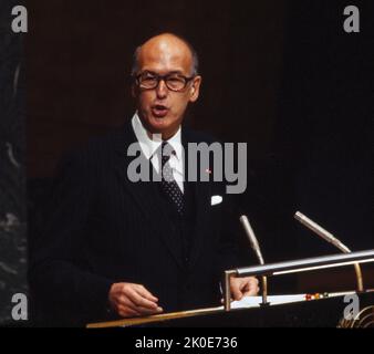 Valery Giscard d'Estaing (1926 - 2020), politico francese che è stato presidente della Francia dal 1974 al 1981, si è rivolto alle Nazioni Unite nel 1978. Foto Stock