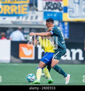 LEEUWARDEN - (lr) Daniel van Kaam di SC Cambuur, Joey Pelupessy di FC Groningen durante la partita olandese di Eredivie tra SC Cambuur e FC Groningen allo stadio di Cambuur il 11 settembre 2022 a Leeuwarden, Paesi Bassi. LASKER ANP COR Foto Stock