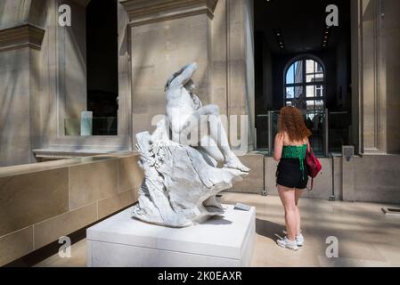 Scultura Fauna addormentata, marmo, 1730, il Cour Puget dove è esposta la scultura francese, il Museo del Louvre, il museo più visitato al mondo e un histo Foto Stock