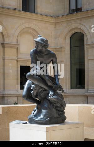 Jean-Baptiste Pigalle: Mercury Fastening His Heel Wings', lead, 1753, The Cour Puget dove è esposta la scultura francese, il Museo del Louvre, la m del mondo Foto Stock
