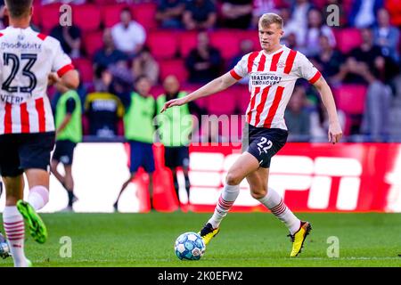 EINDHOVEN, PAESI BASSI - 11 SETTEMBRE: Jarrad Branthwaite di PSV durante la partita olandese di Eredivie tra PSV e RKC Waalwijk al Philips Stadion il 11 settembre 2022 a Eindhoven, Paesi Bassi (Foto di Joris Verwijst/Orange Pictures) Foto Stock