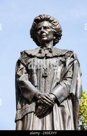 Statua della baronessa Margaret Thatcher MP. Prima donna primo ministro del Regno Unito. Grantham, Lincolnshire, Inghilterra. 11th settembre 2022 Foto Stock