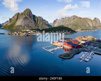 Veduta aerea di Reine, Lofoten, Norvegia Foto Stock