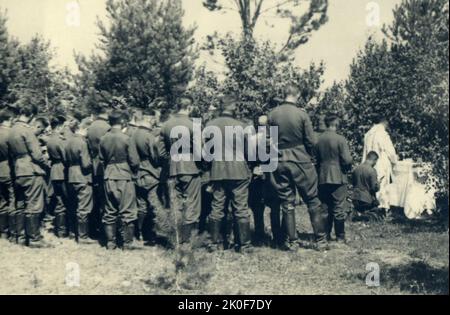 Seconda guerra mondiale WW2 soldati tedeschi invadono la Russia, 1941 - massa campo Foto Stock