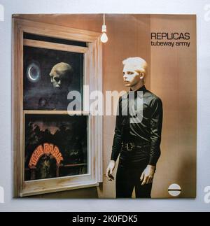 LP Cover of Replicas, il secondo album in studio di Tubeway Army, pubblicato nel 1979 Foto Stock