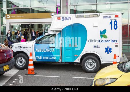 Bogota Colombia, El Dorado International Airport Aeropuerto Internacional El Dorado terminal esterno, ambulanza veicolo di emergenza, colombiano col Foto Stock