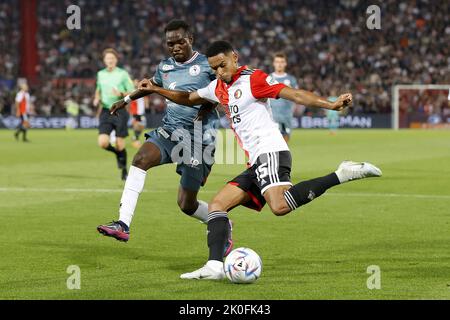 ROTTERDAM - (lr) Joshua Kitolano di Sparta Rotterdam, Marcos Lopez di Feyenoord durante la partita olandese di Eredivie tra Feyenoord e Sparta Rotterdam al Feyenoord Stadium de Kuip il 11 settembre 2022 a Rotterdam, Paesi Bassi.ANP PIETER STAM DE JONGE Foto Stock
