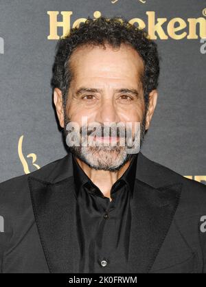 Los Angeles, California. 10th Set, 2022. Tony Shalhoub partecipa all'Hollywood Reporter SAG-AFTRA Emmy Party in un condominio privato il 10 settembre 2022 a Los Angeles, California. Credit: Jeffrey Mayer/JTM Photos/Media Punch/Alamy Live News Foto Stock